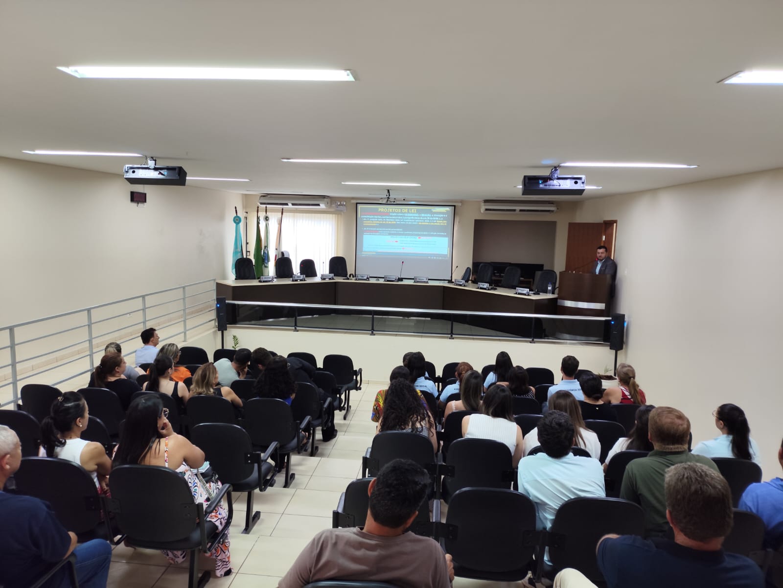 Câmara Municipal realiza palestra com Secretários Municipais, Diretores e Chefes vinculados ao Poder Executivo